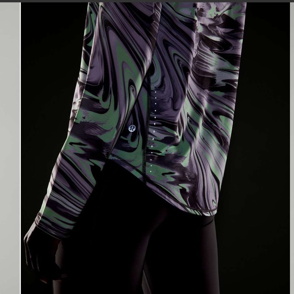 Lululemon High Neck Run And Train LS - Picture 5 of 7